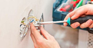 Электромонтажные работы Ломоносов цена 470 руб Электрика под ключ
